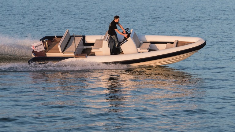 R701 stern drive rib